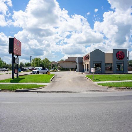 Regency Inn & Suites By Oyo Bay City Tx Exterior foto