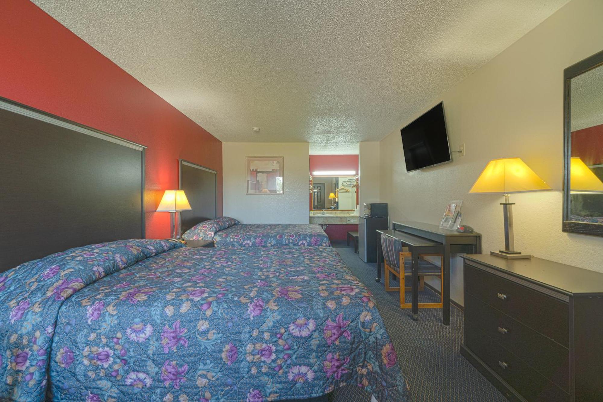 Regency Inn & Suites By Oyo Bay City Tx Exterior foto