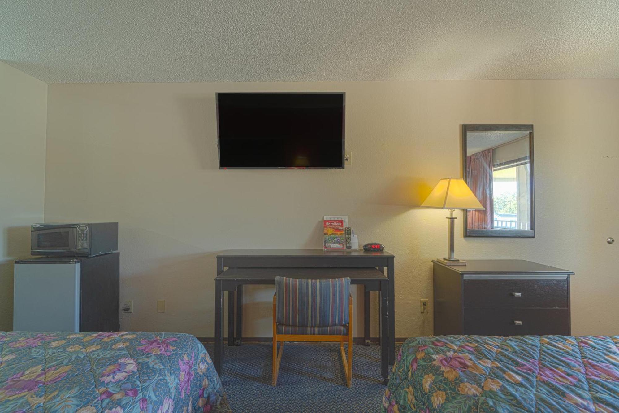 Regency Inn & Suites By Oyo Bay City Tx Exterior foto