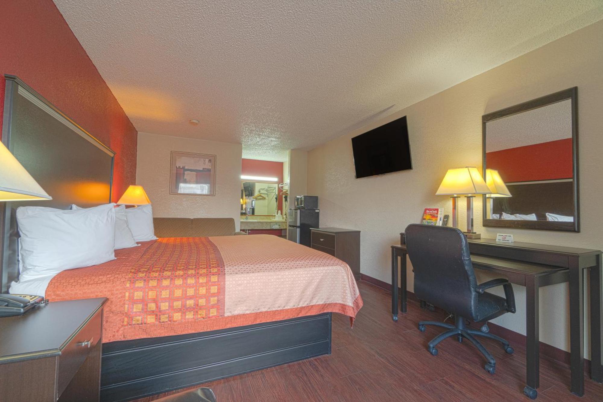 Regency Inn & Suites By Oyo Bay City Tx Exterior foto