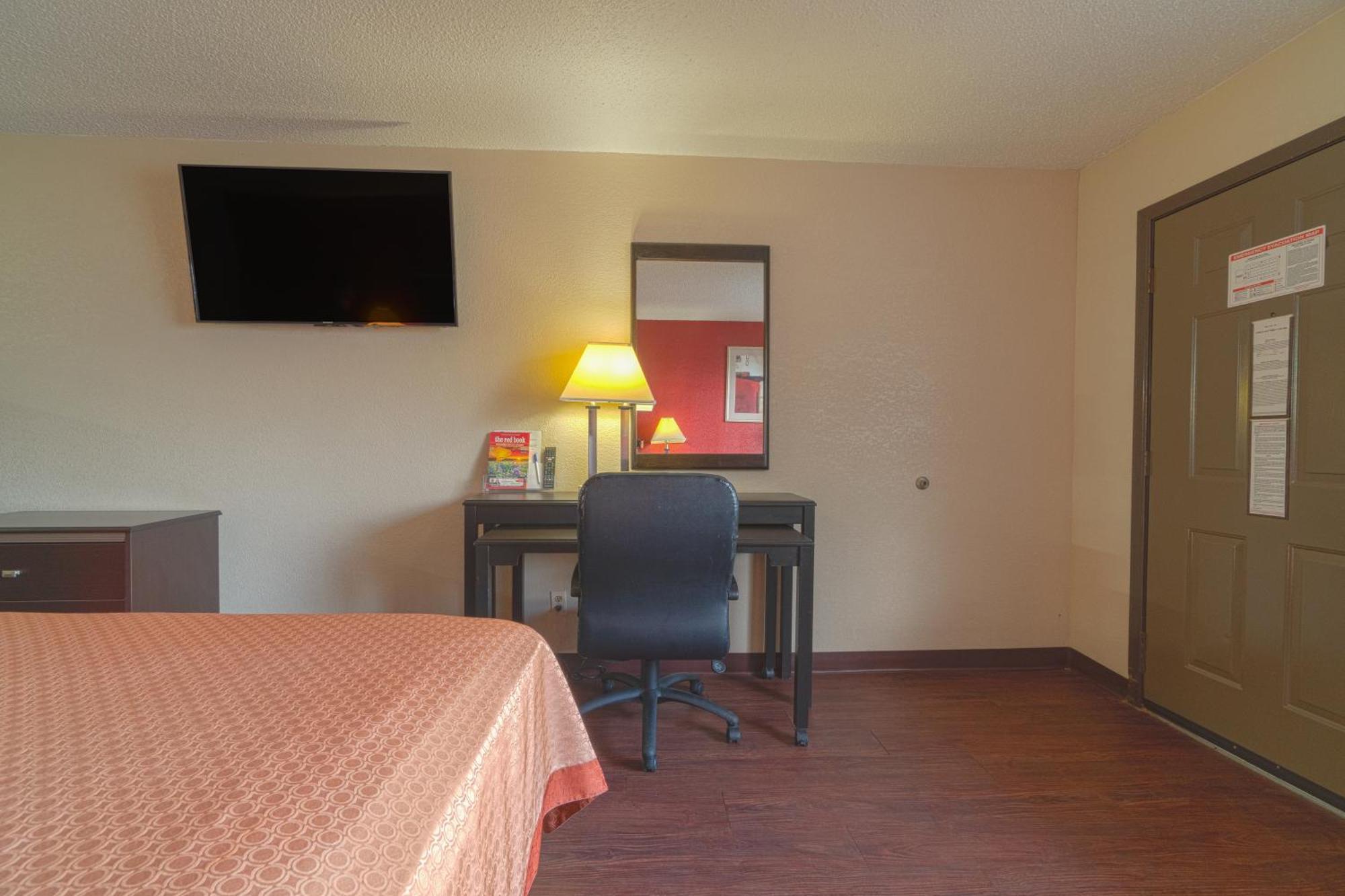Regency Inn & Suites By Oyo Bay City Tx Exterior foto