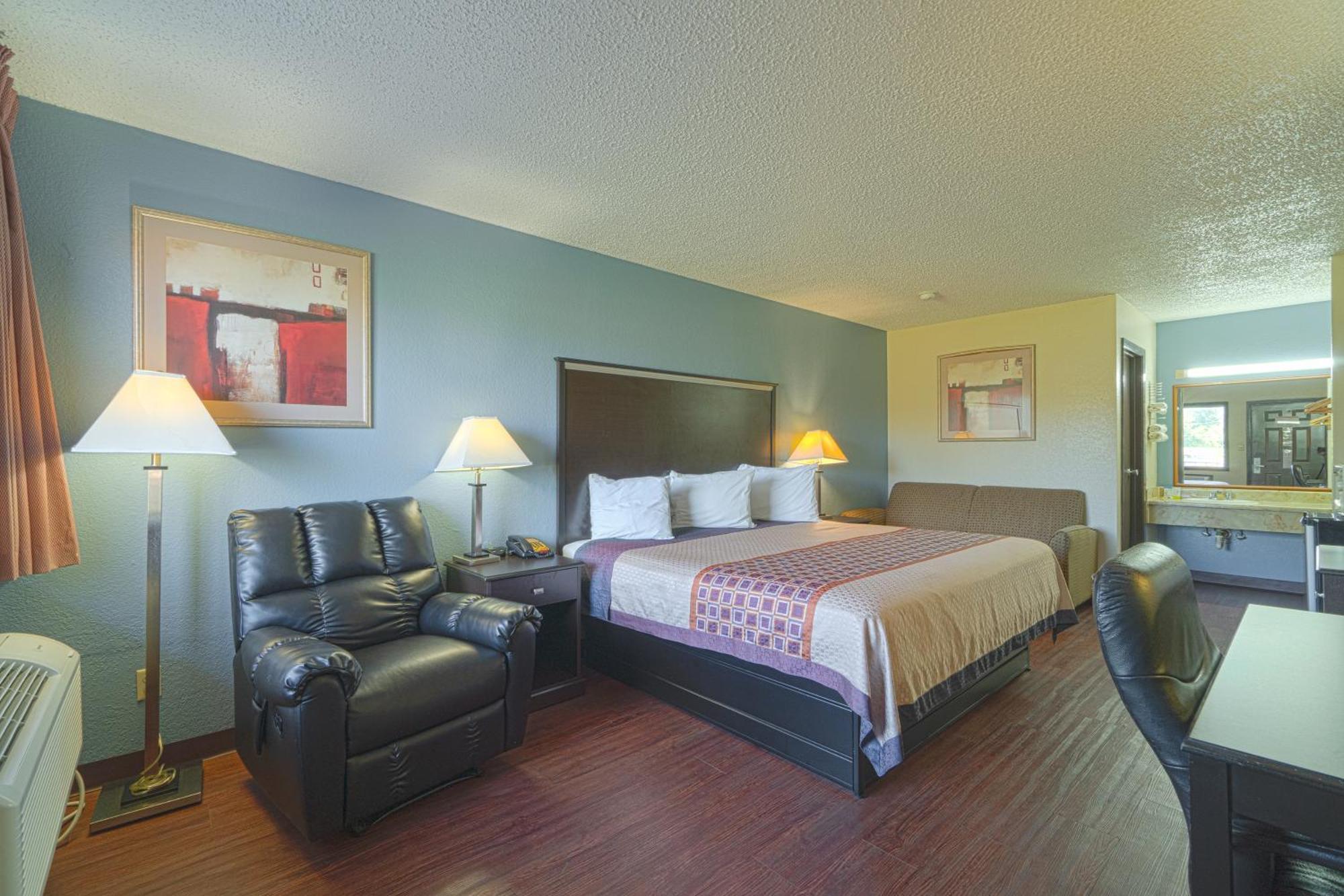 Regency Inn & Suites By Oyo Bay City Tx Exterior foto