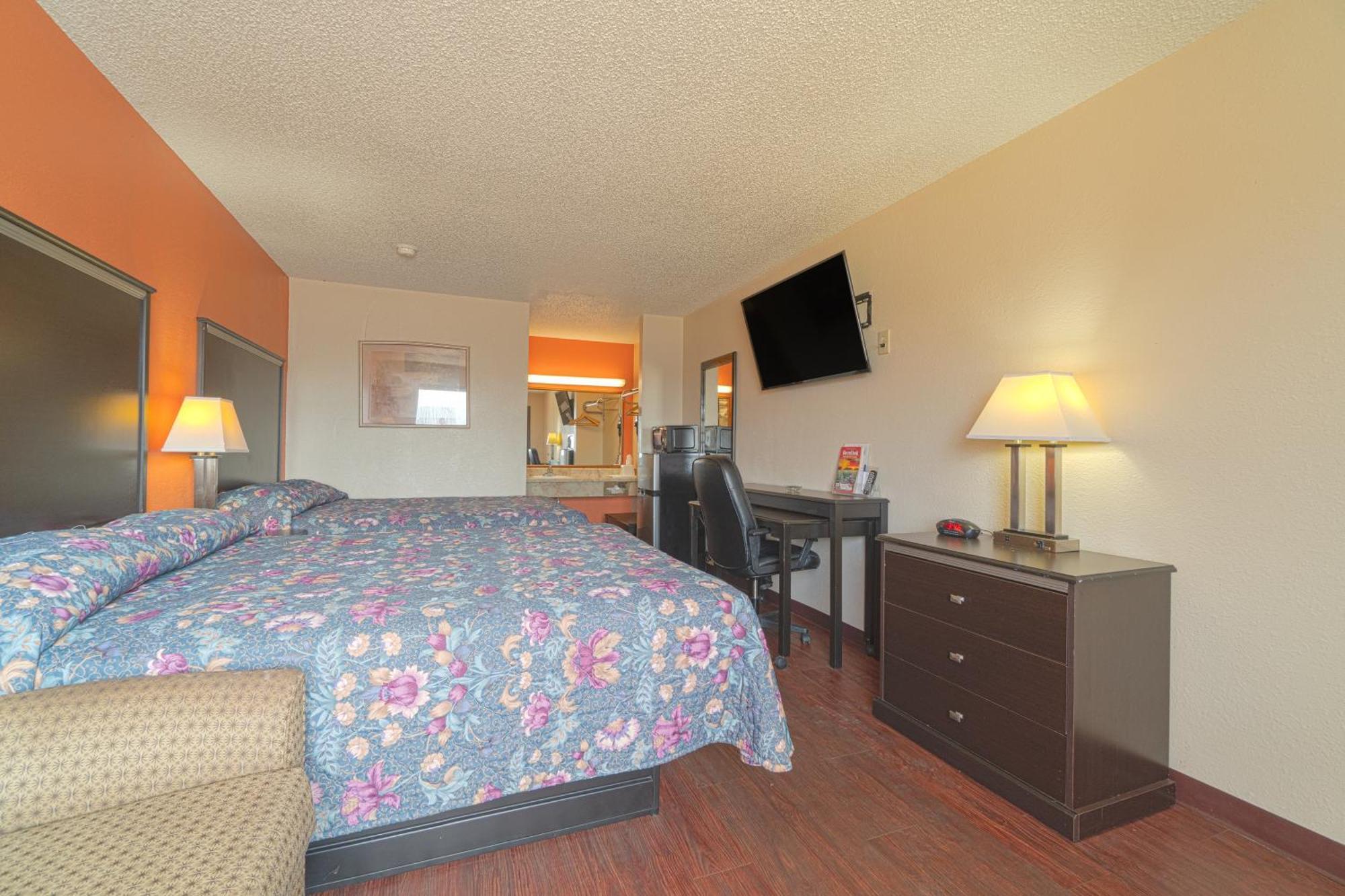 Regency Inn & Suites By Oyo Bay City Tx Exterior foto