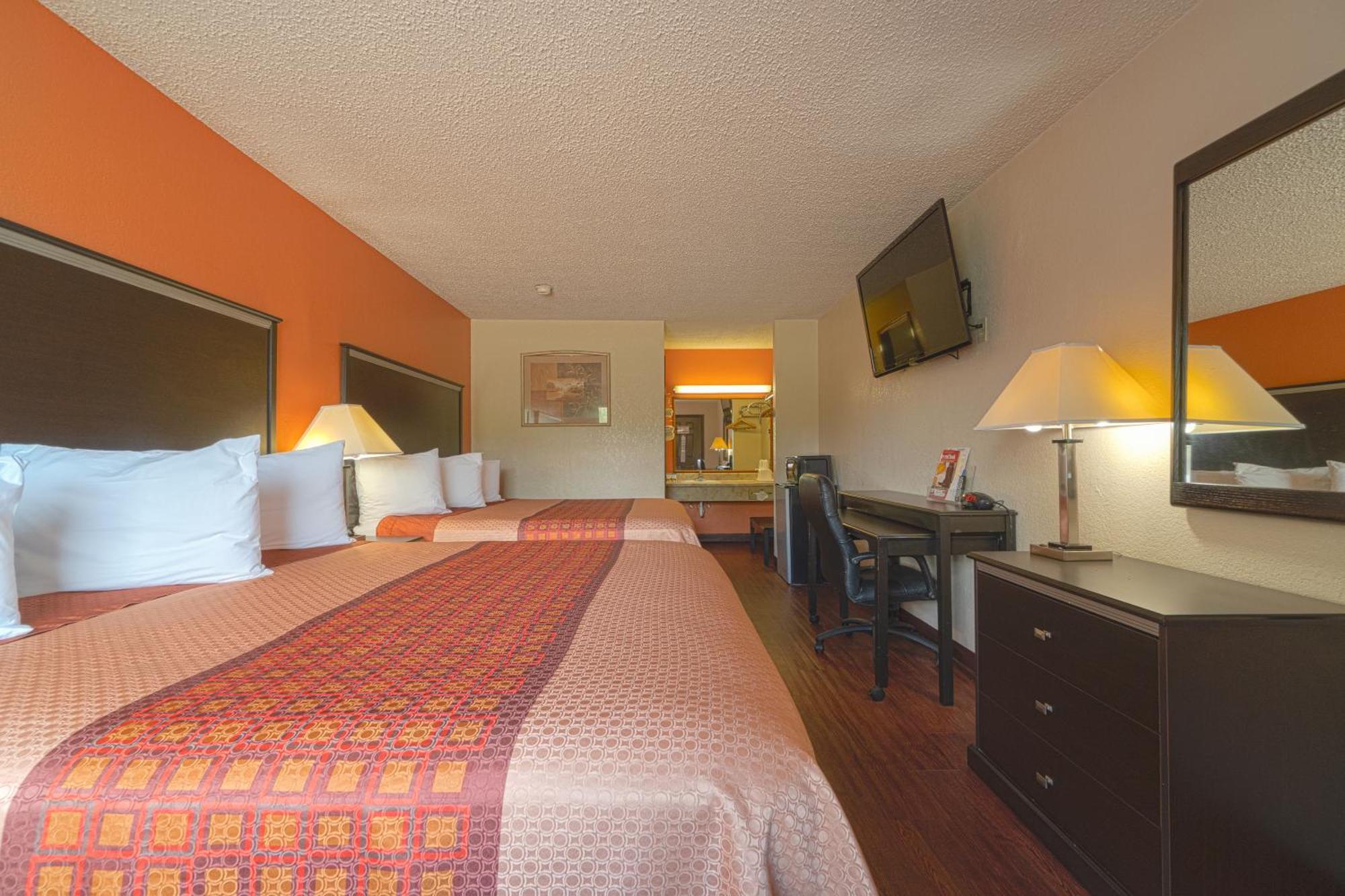 Regency Inn & Suites By Oyo Bay City Tx Exterior foto