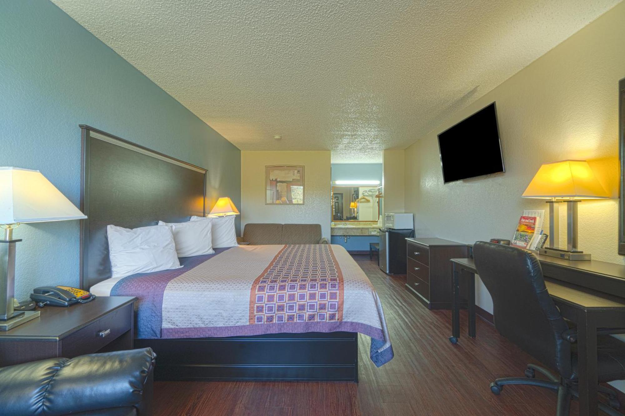Regency Inn & Suites By Oyo Bay City Tx Exterior foto